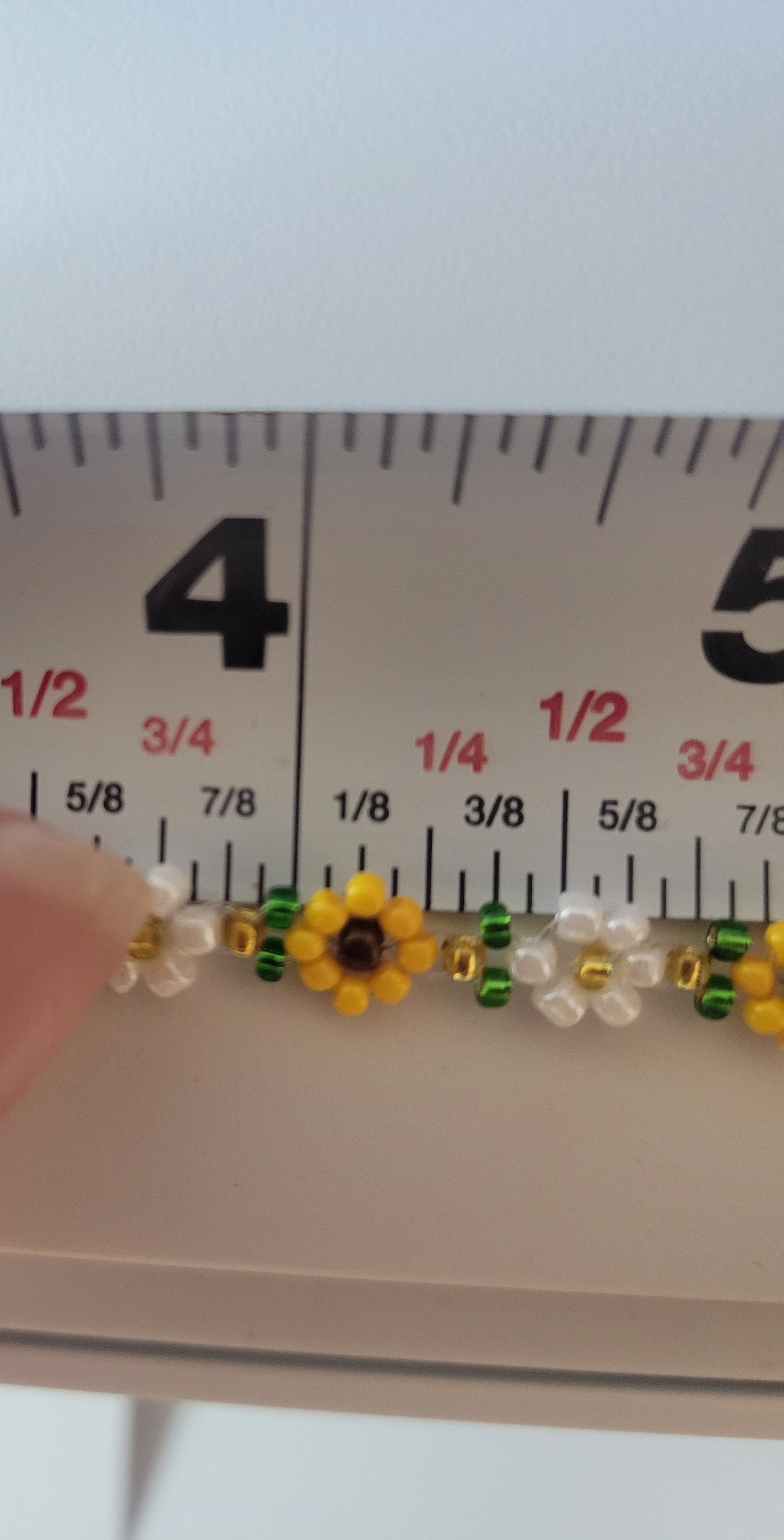 Glass beaded daisy/flower stainless steel bracelet